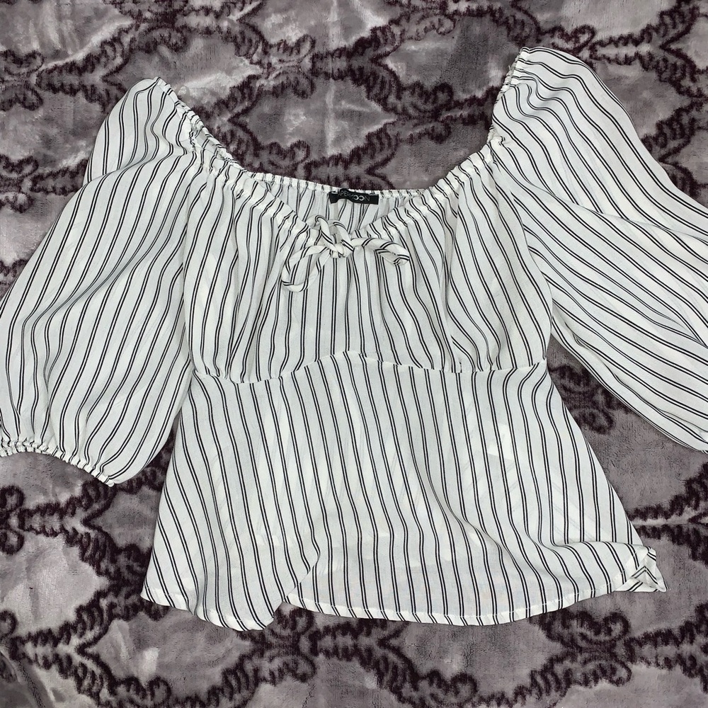 White/black striped blouse